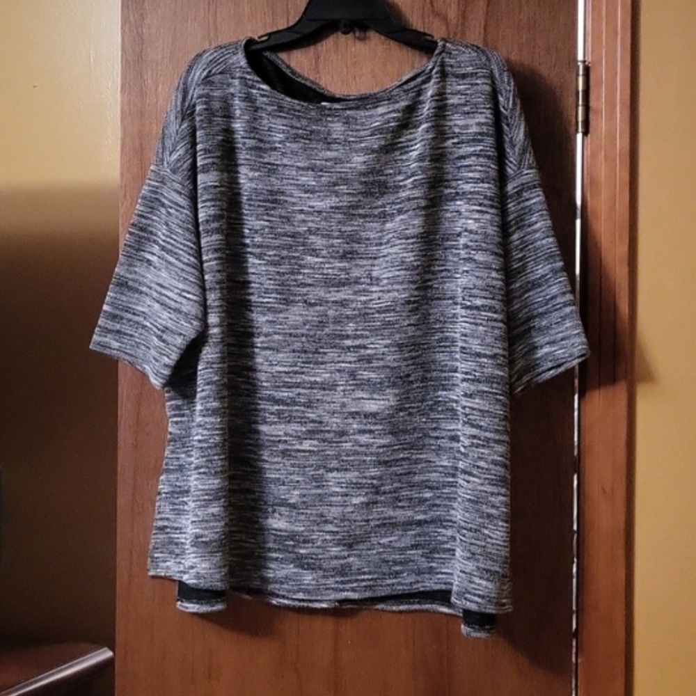 JustFab Black and Gray Short Sleeve Top